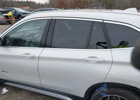 2018 BMW X1 xDrive28I из США, поврежденный, VIN WBXHT3C36J5F88899